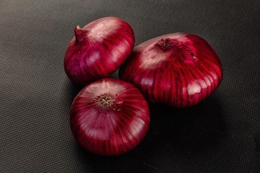 Premium Indian red onions for export
